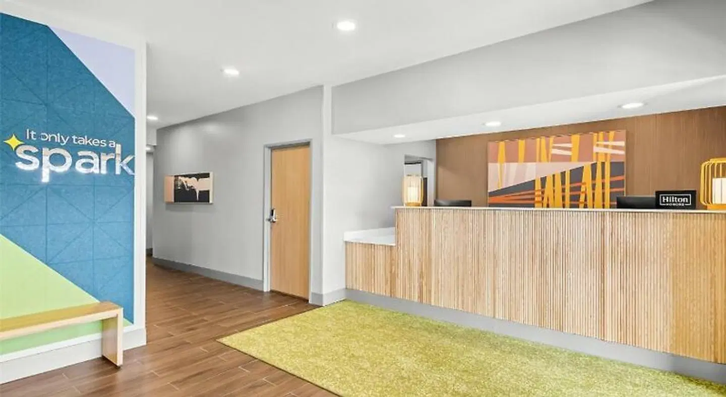 Spark by Hilton Traverse City ROOM_EXAMPLE