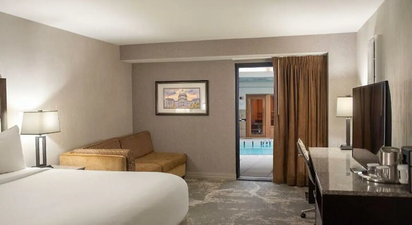 The Madison Concourse Hotel ROOM_EXAMPLE