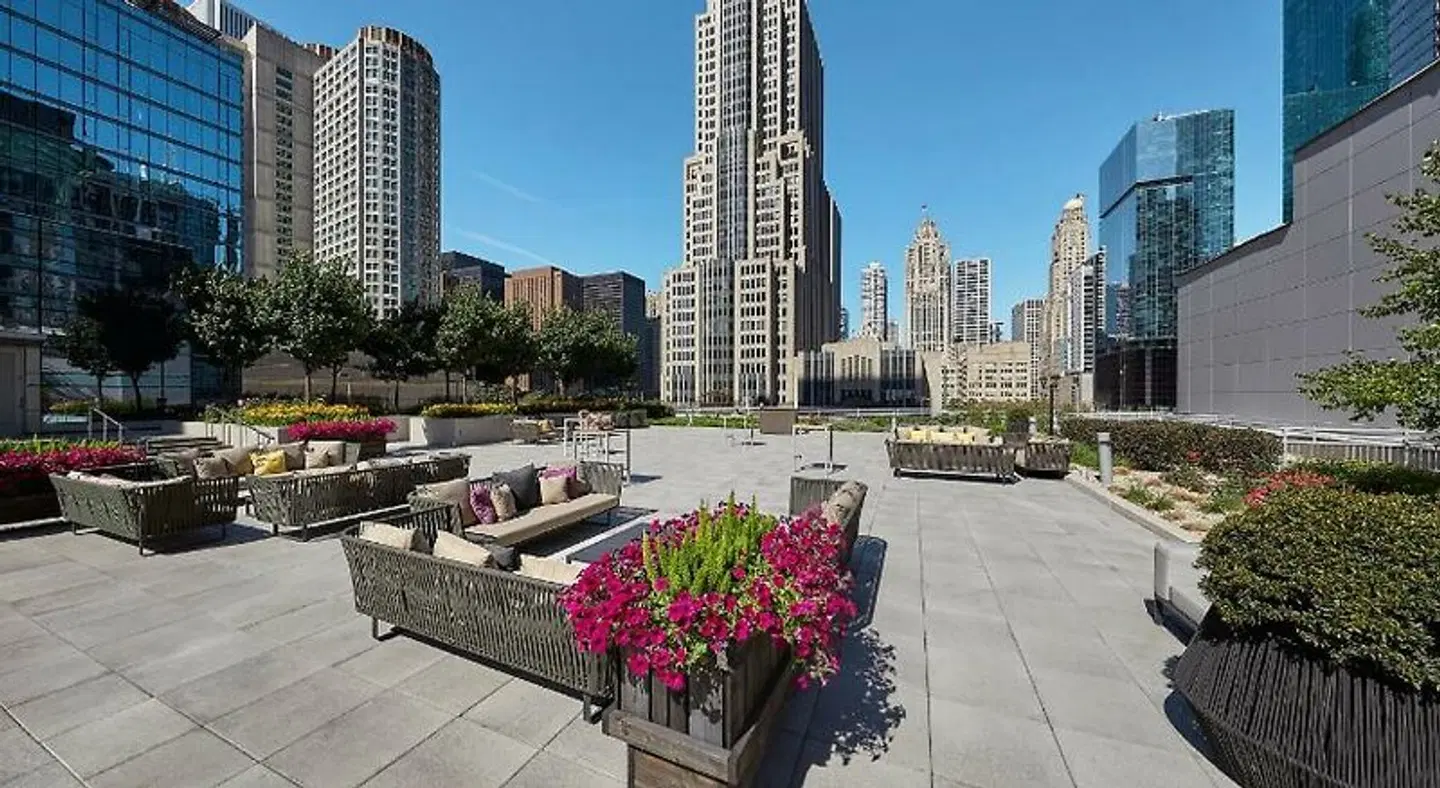 Loews Chicago Terrasse