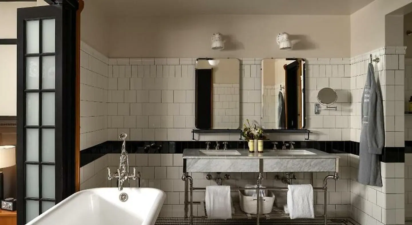 Chicago Athletic Association Badezimmer