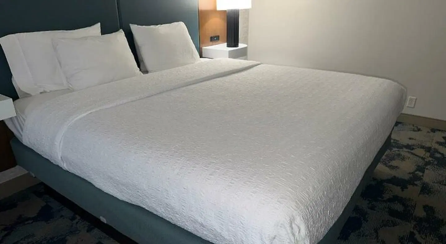 Hampton Inn Louisville I-65 @ Brooks Rd. ROOM_EXAMPLE