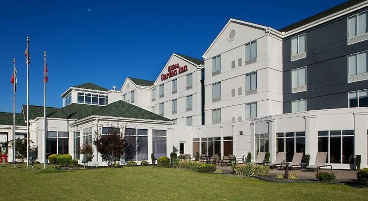 Hilton Garden Inn Jonesboro EXTERIOR
