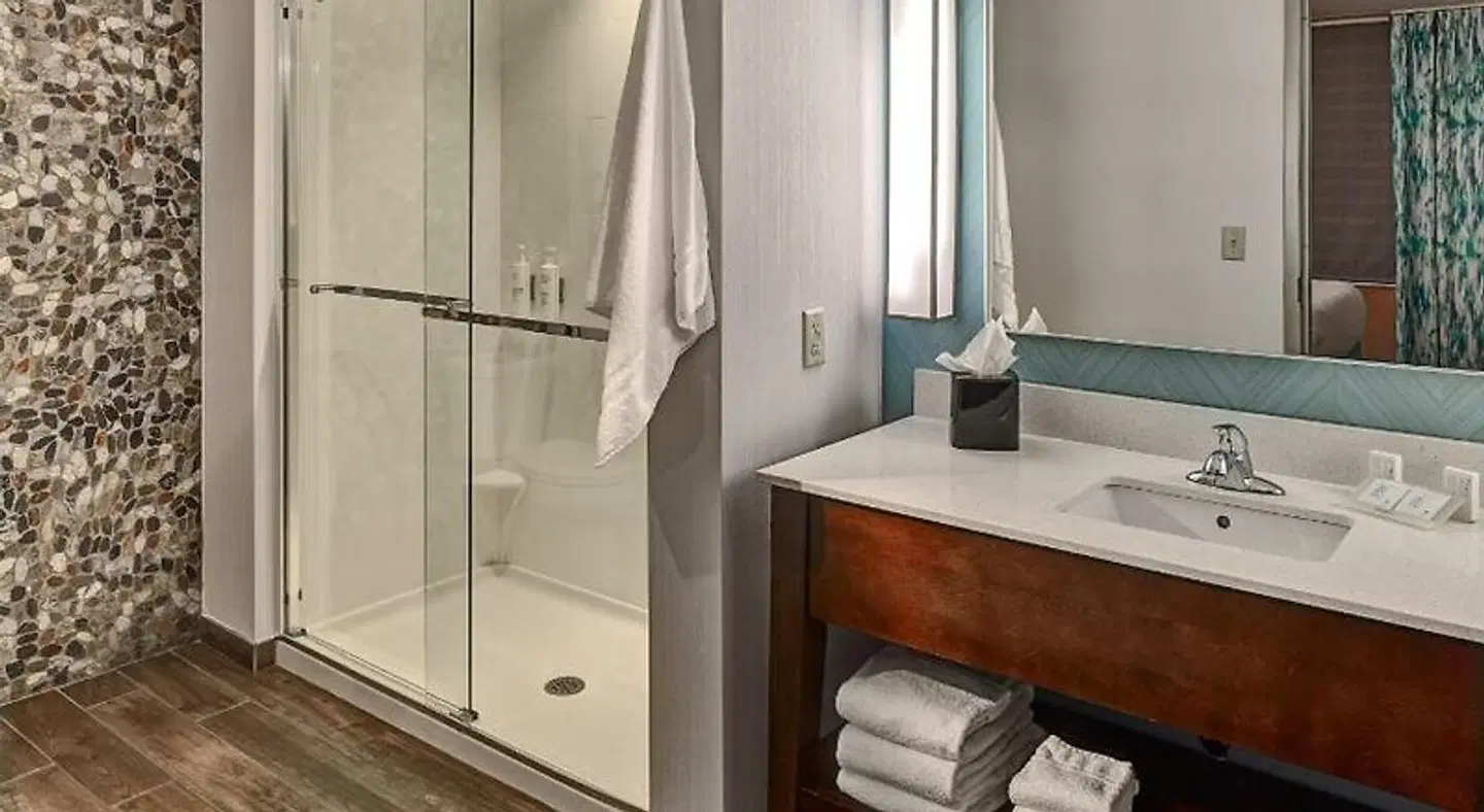 Hilton Garden Inn Pigeon Forge Badezimmer