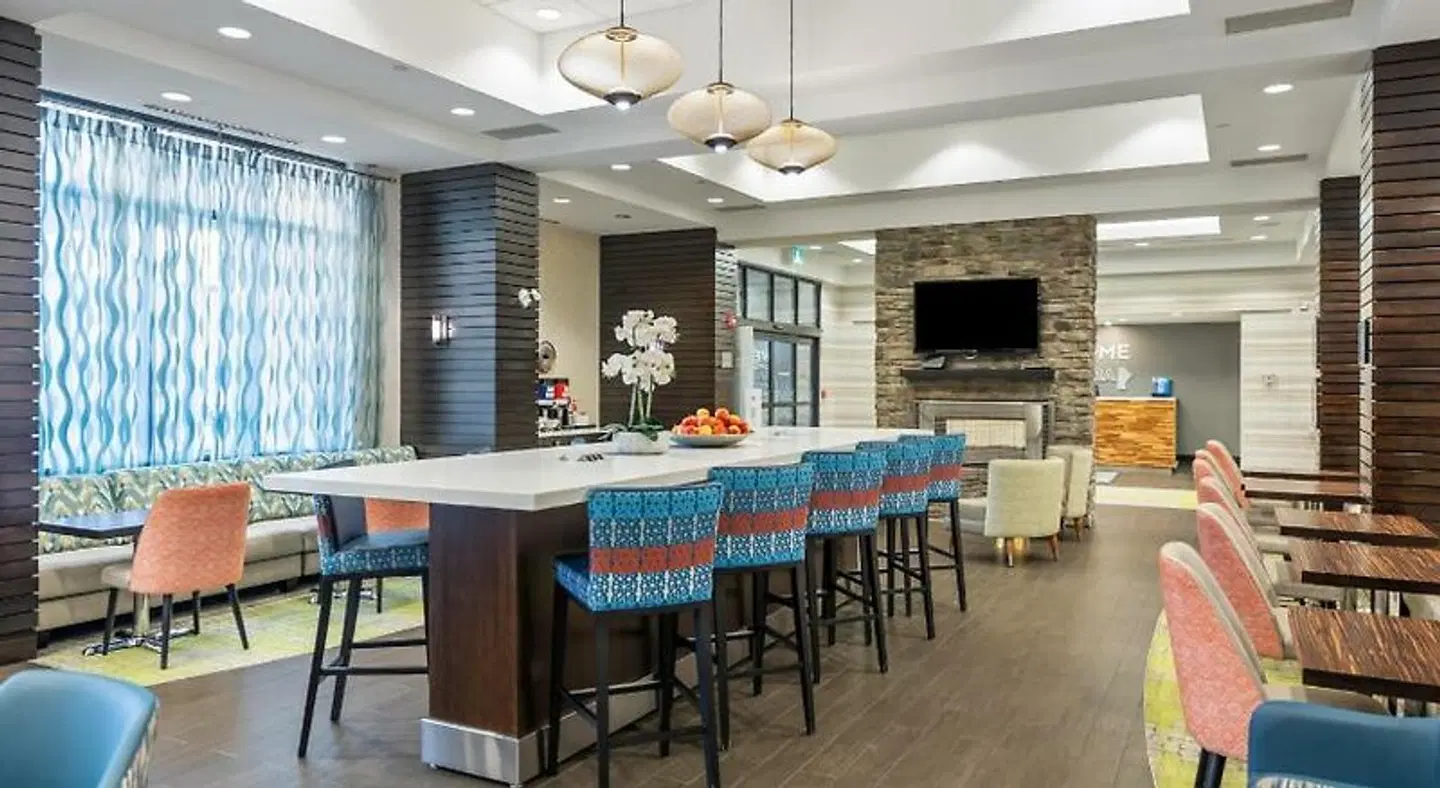 Hampton Inn by Hilton Winnipeg Airport/Polo Park Bar