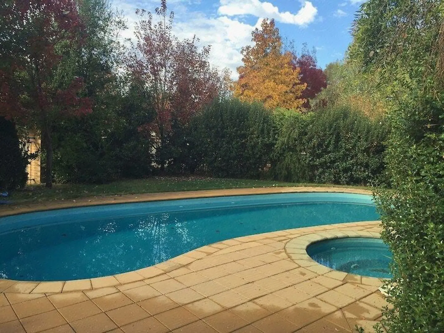Bright on Track OUTDOOR_POOL