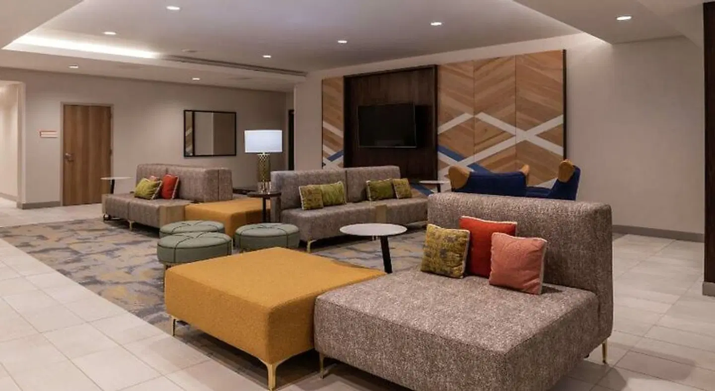Hilton Garden Inn Kansas City Airport LOUNGE_LOBBY