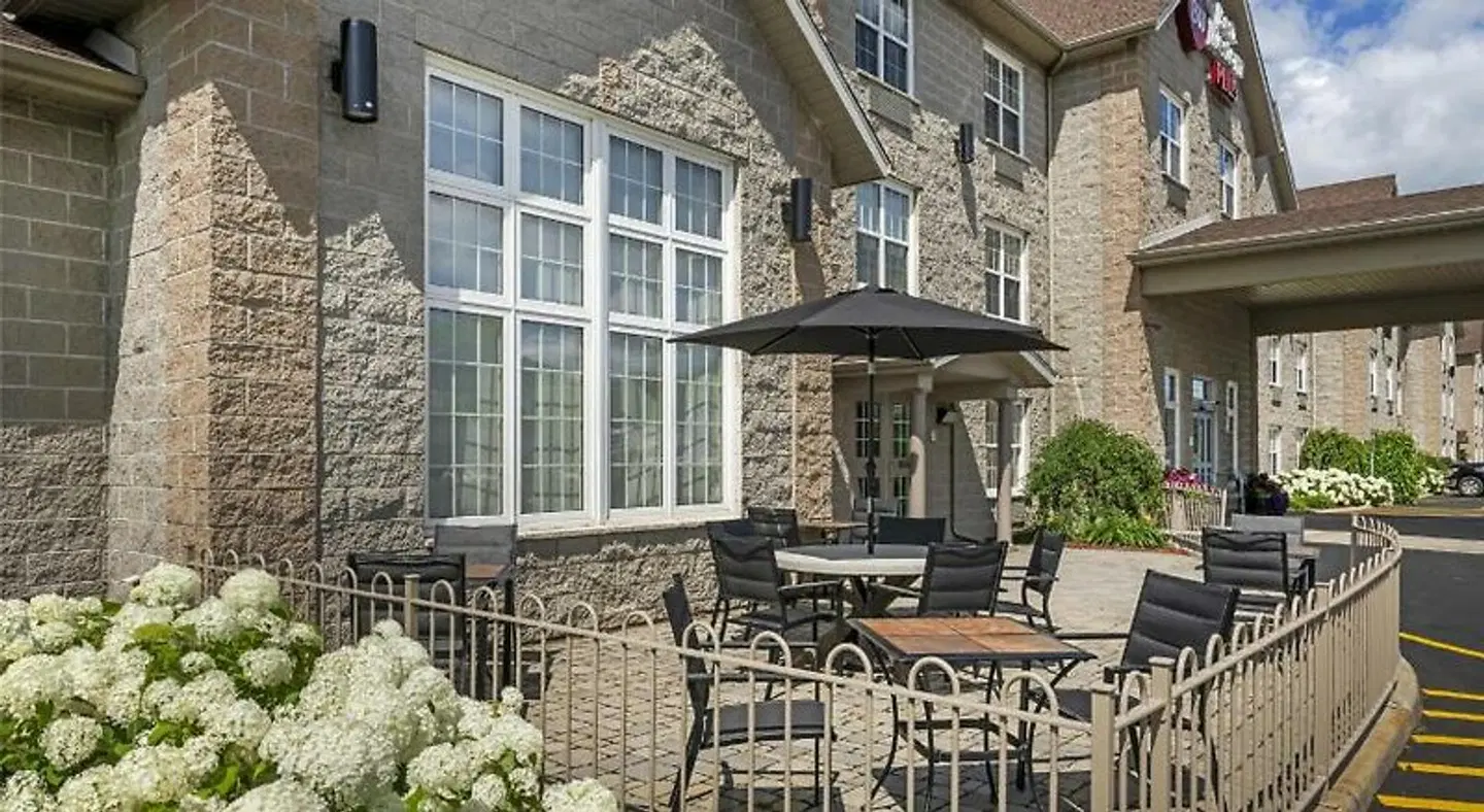 Best Western Plus Woodstock Hotel & Conference Centre Terrasse