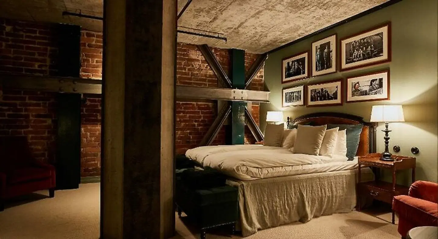 Steam Hotel ROOM_EXAMPLE