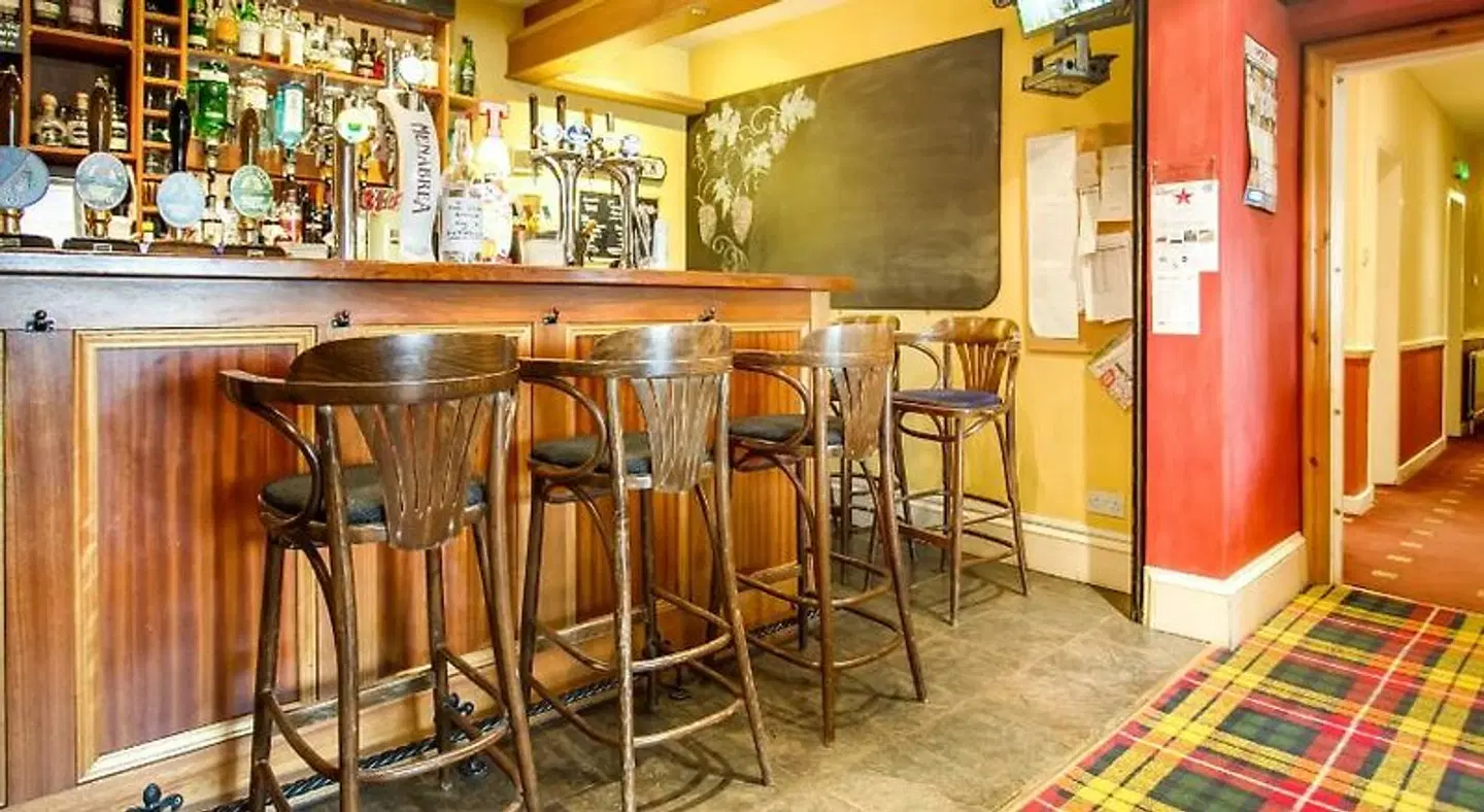 Oyo Glen Park Hotel Bar