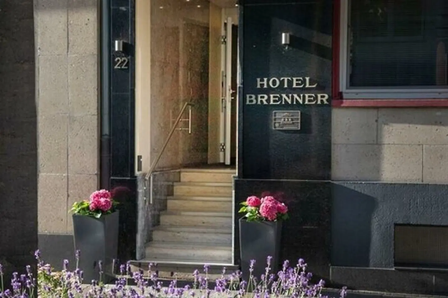 Brenner EXTERIOR