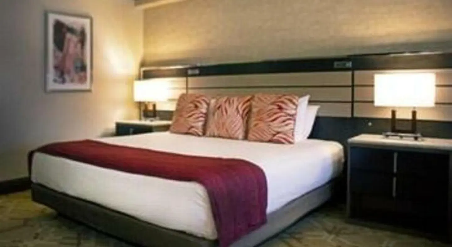 Ameristar Casino Hotel Kansas City ROOM_EXAMPLE