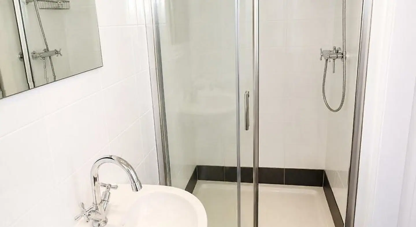The Dolphins Hotel - Guest house Badezimmer