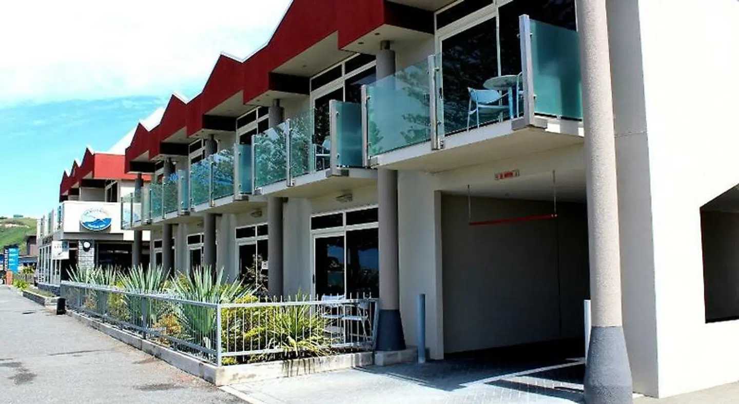 White Morph Heritage EXTERIOR