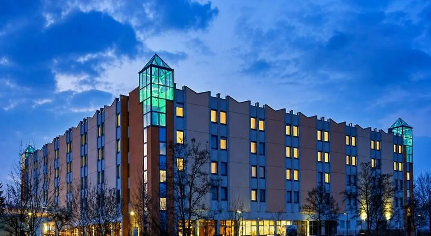 Ramada Leipzig-Halle EXTERIOR