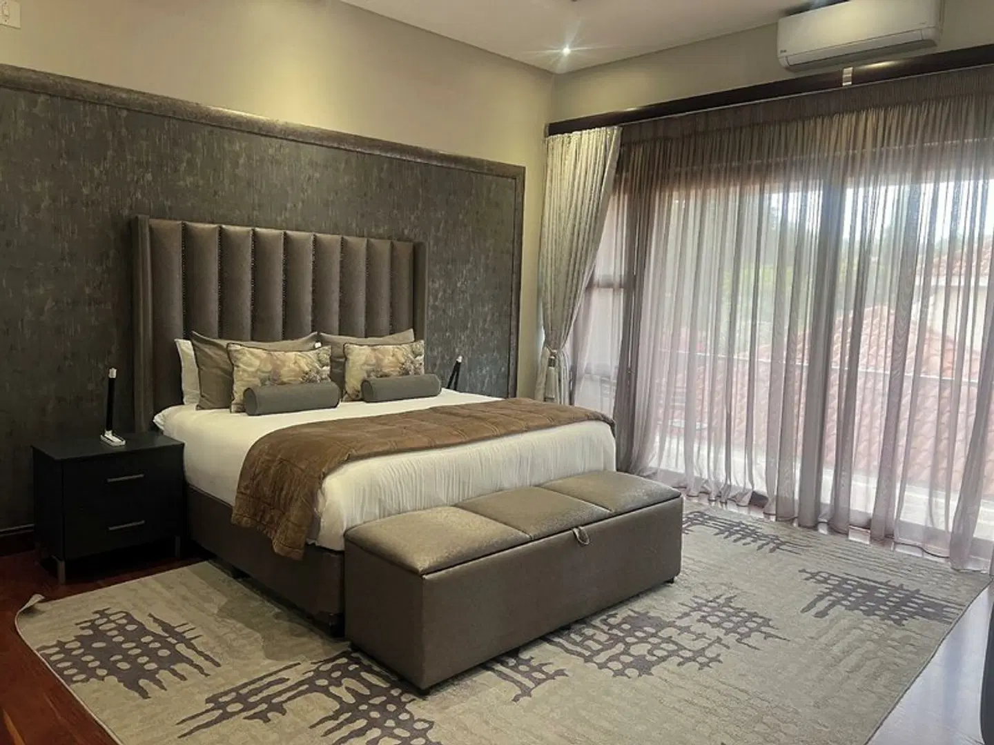 One O Eight Place ROOM_EXAMPLE