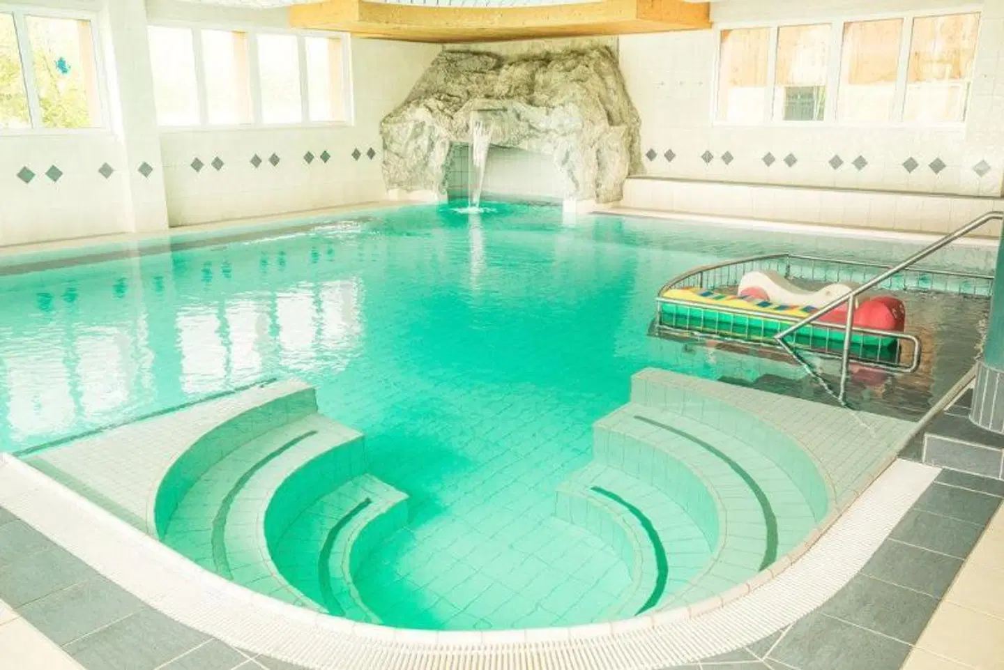 Simmenhof Hallenbad