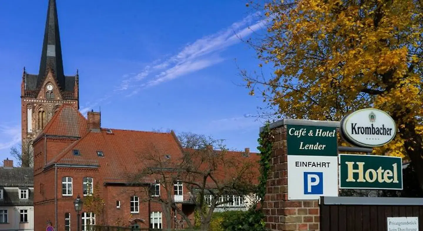 Hotel-Pension Lender EXTERIOR