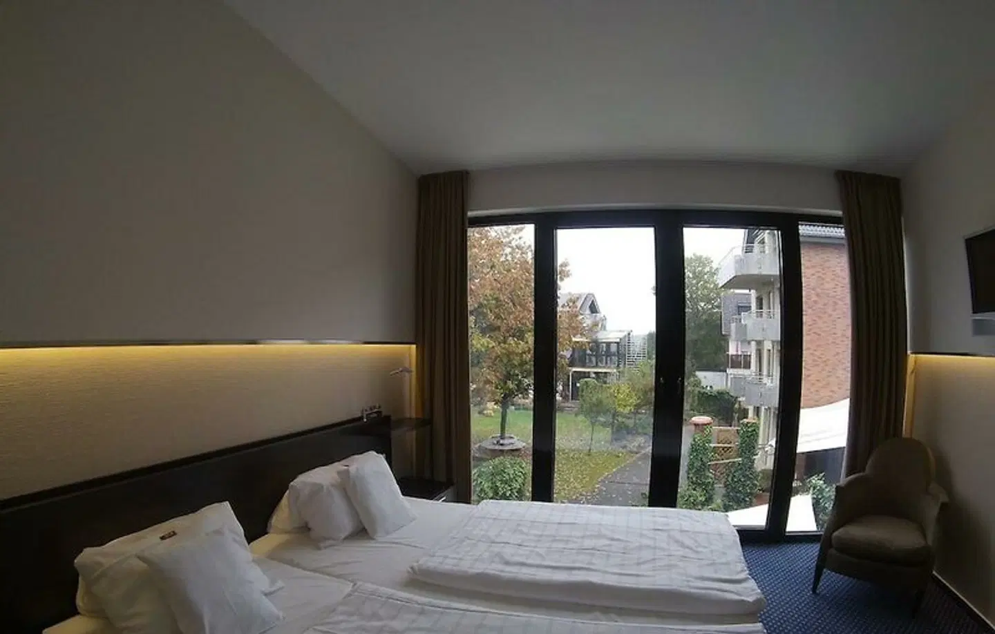 Victoria ROOM_EXAMPLE