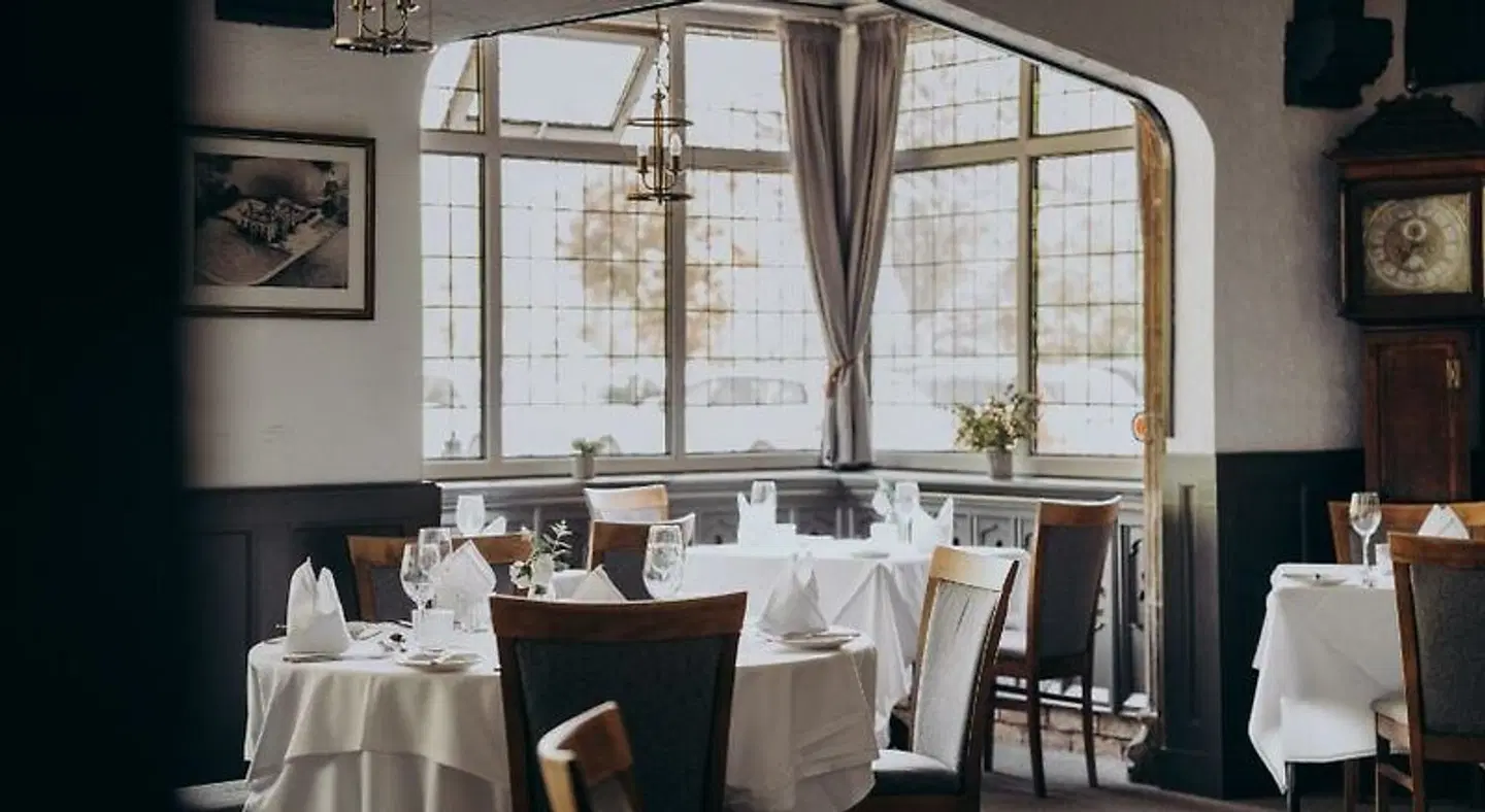Cave Castle Hotel & Country Club Restaurant