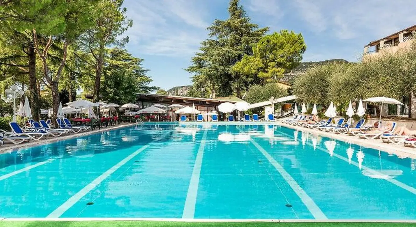Hotel Royal OUTDOOR_POOL