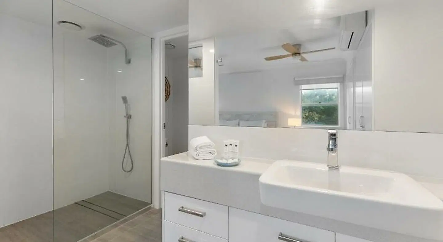 Pandanus Coolum Beach Badezimmer