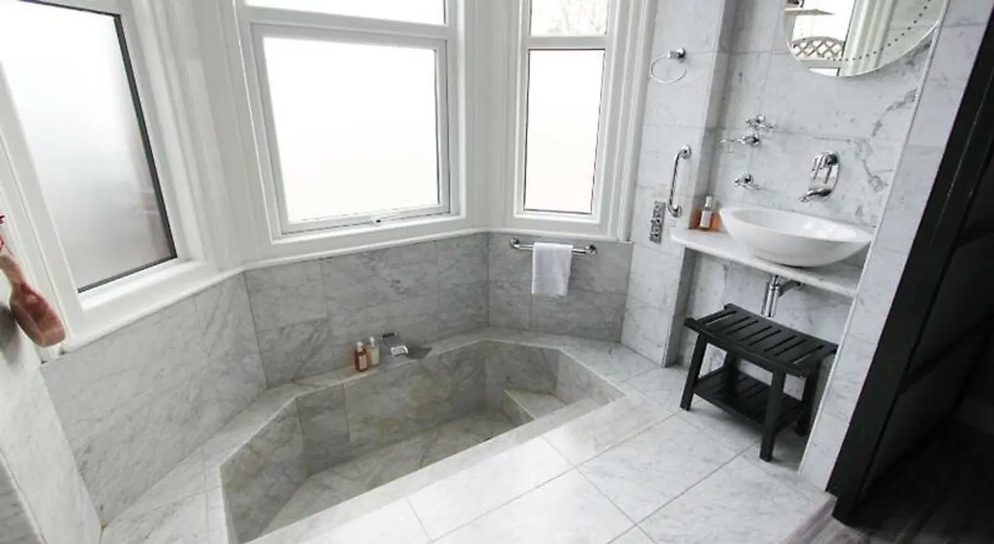 Tower Guest House Badezimmer