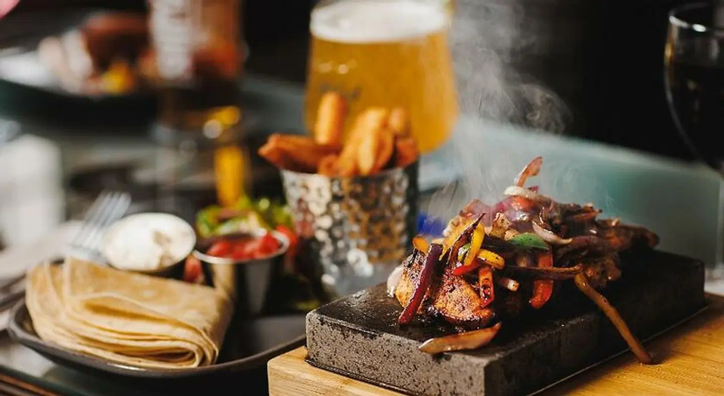 Rogerthorpe Manor Hotel Restaurant