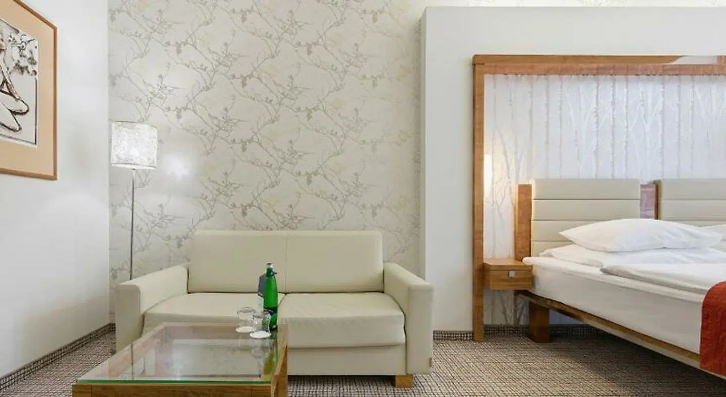 St. Joseph Royal Regent ROOM_EXAMPLE