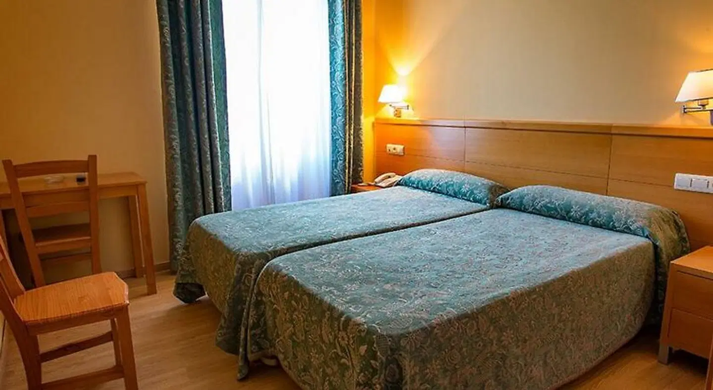 Castilla ROOM_EXAMPLE