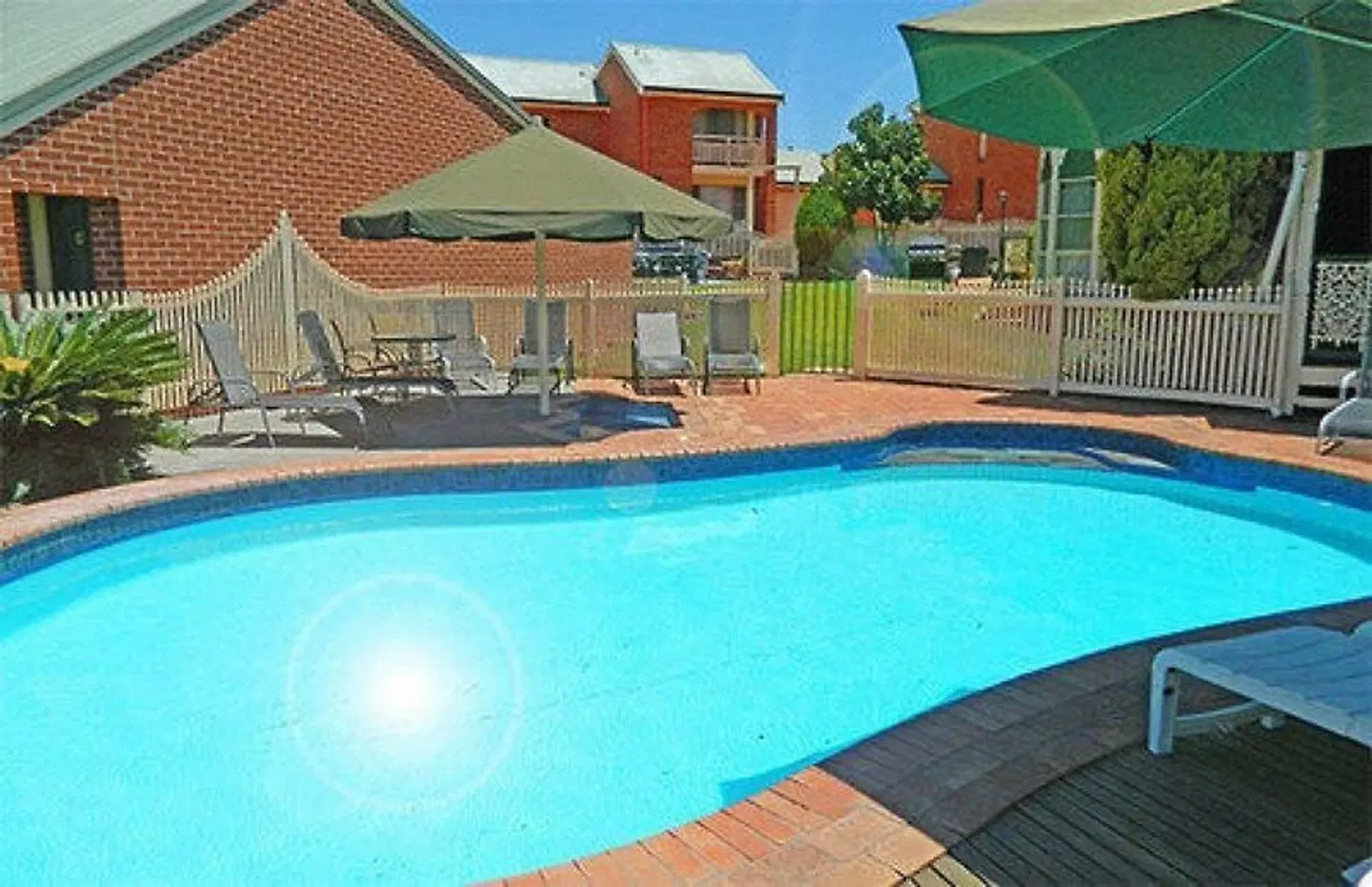 Quest Tamworth OUTDOOR_POOL