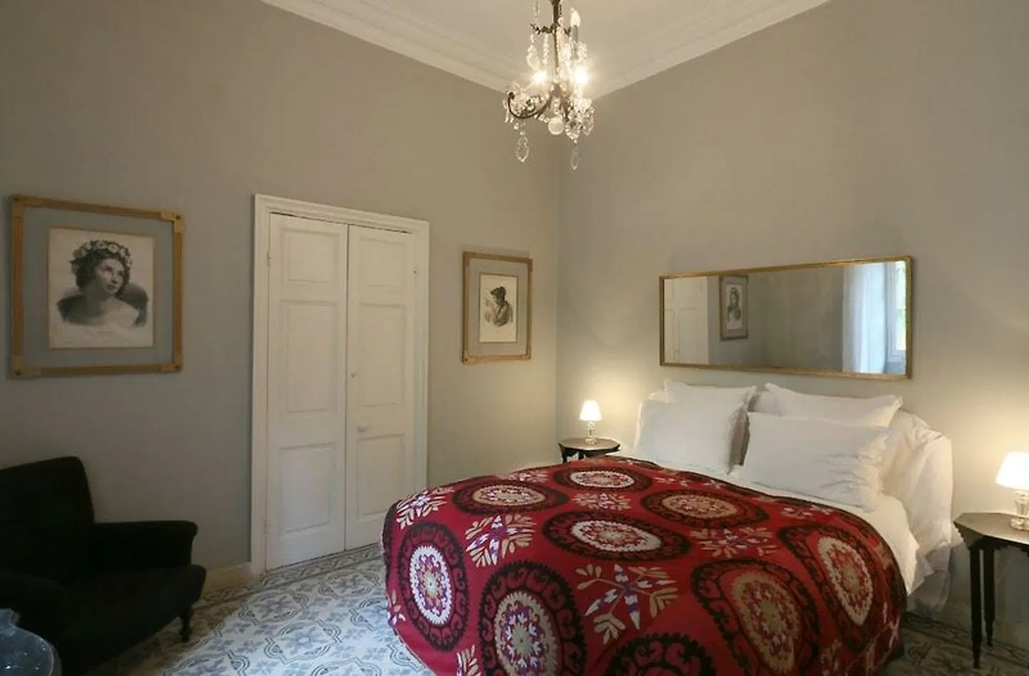 Mimi Calpe ROOM_EXAMPLE
