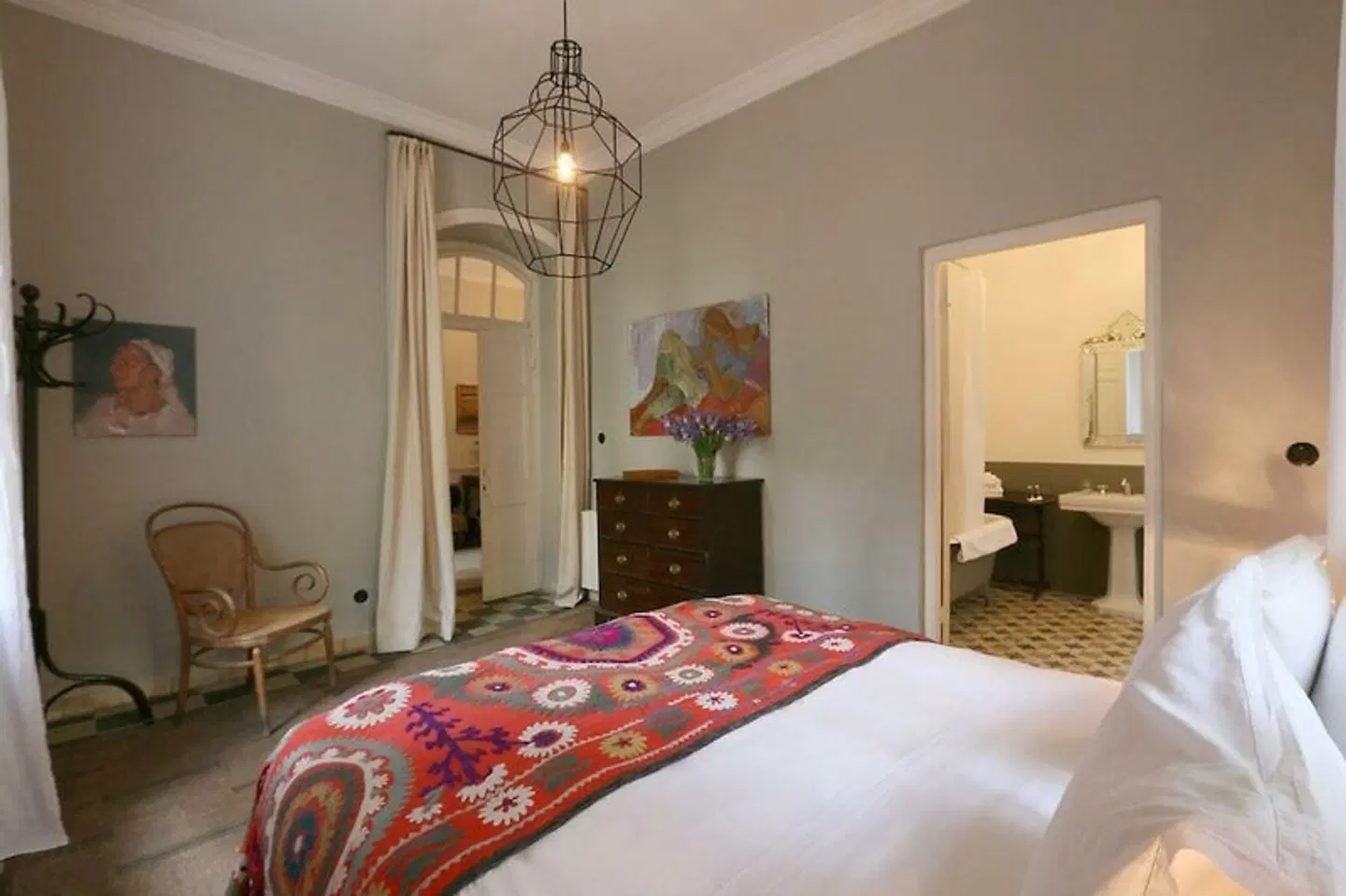 Mimi Calpe ROOM_EXAMPLE