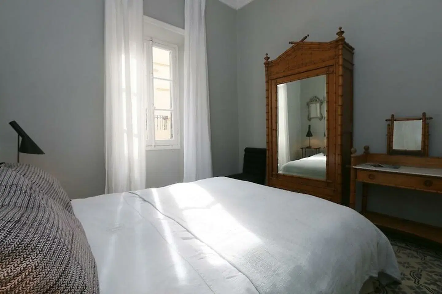 Mimi Calpe ROOM_EXAMPLE