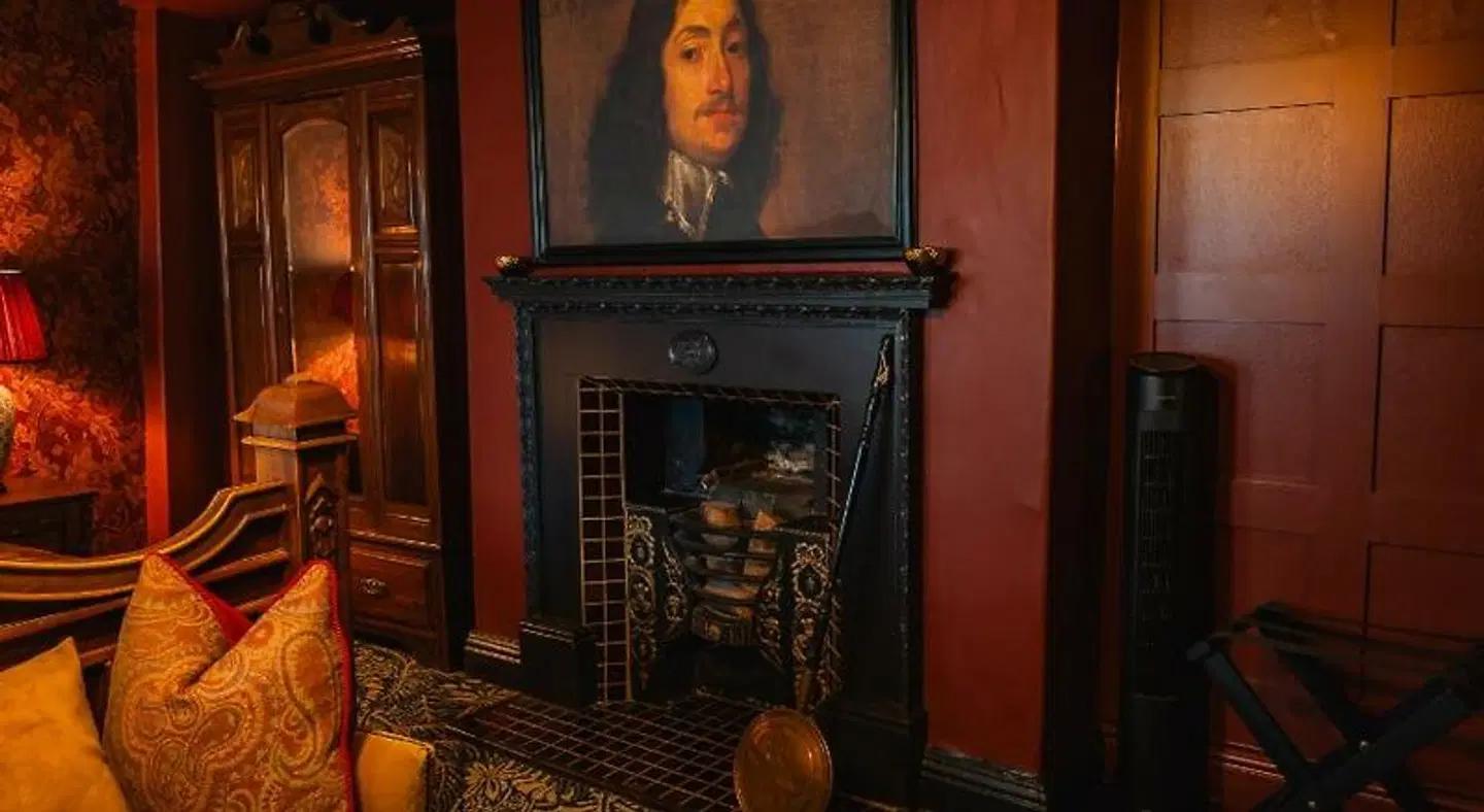 The Golden Fleece LOUNGE_LOBBY
