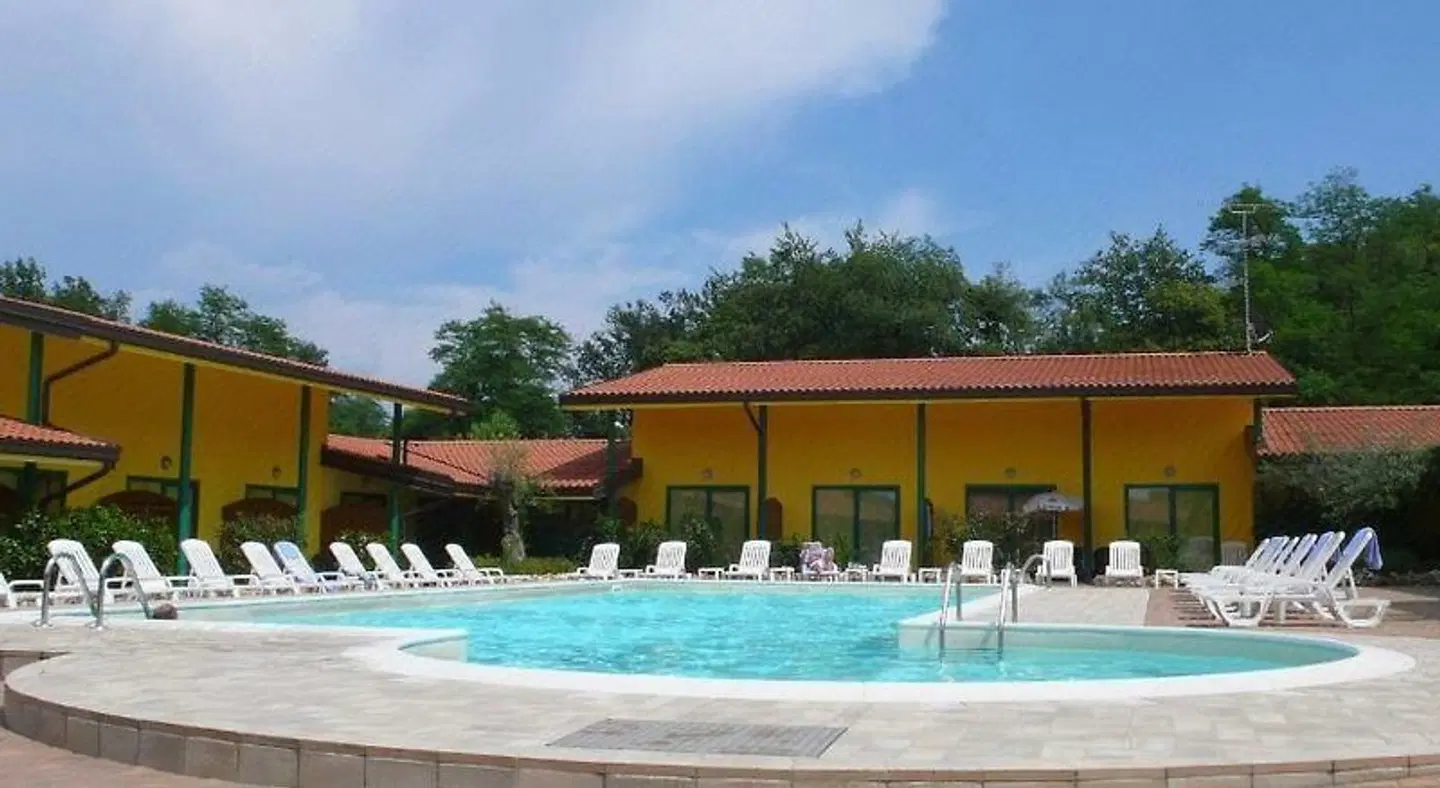 Hotel Ristorante La Perla OUTDOOR_POOL