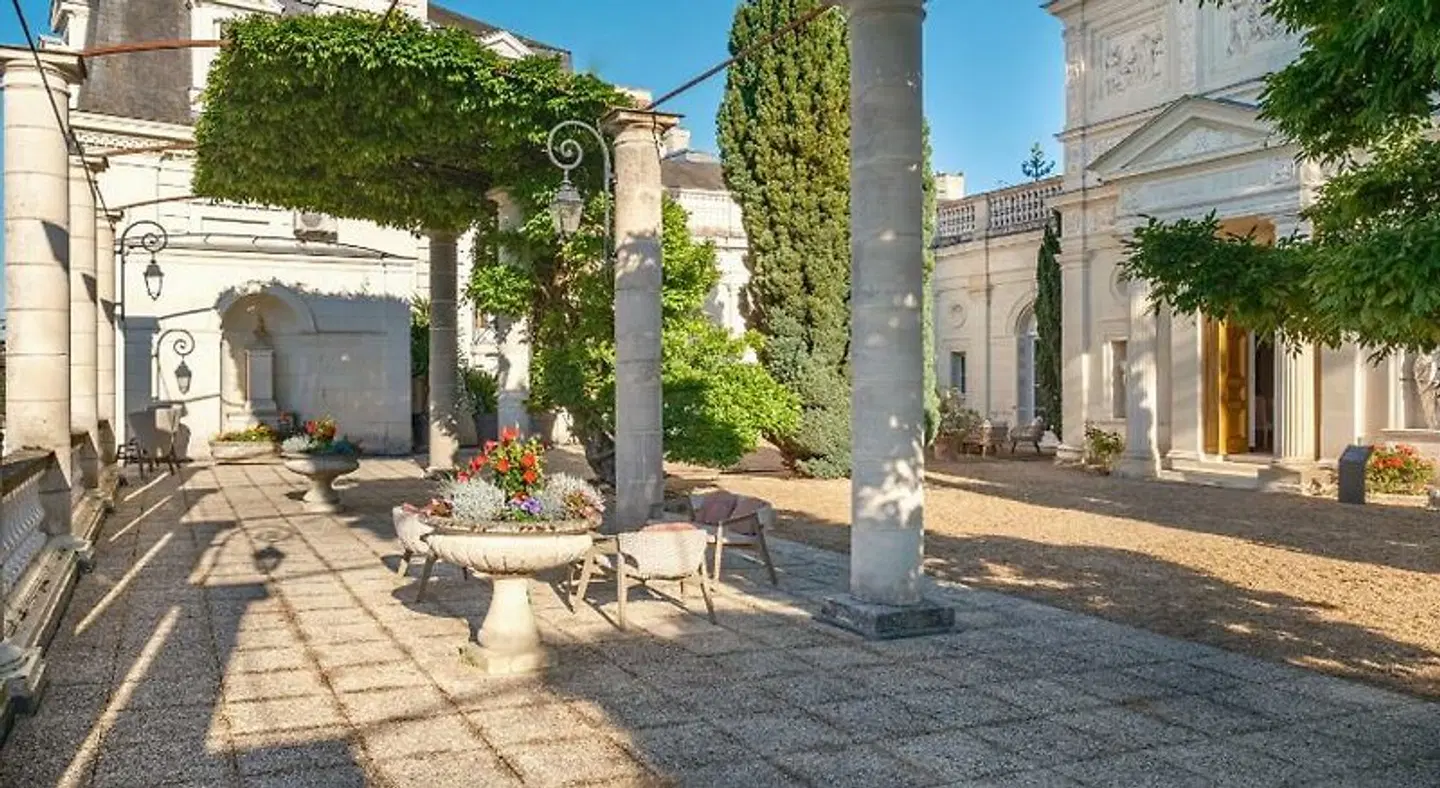 Chateau De Rochecotte Terrasse