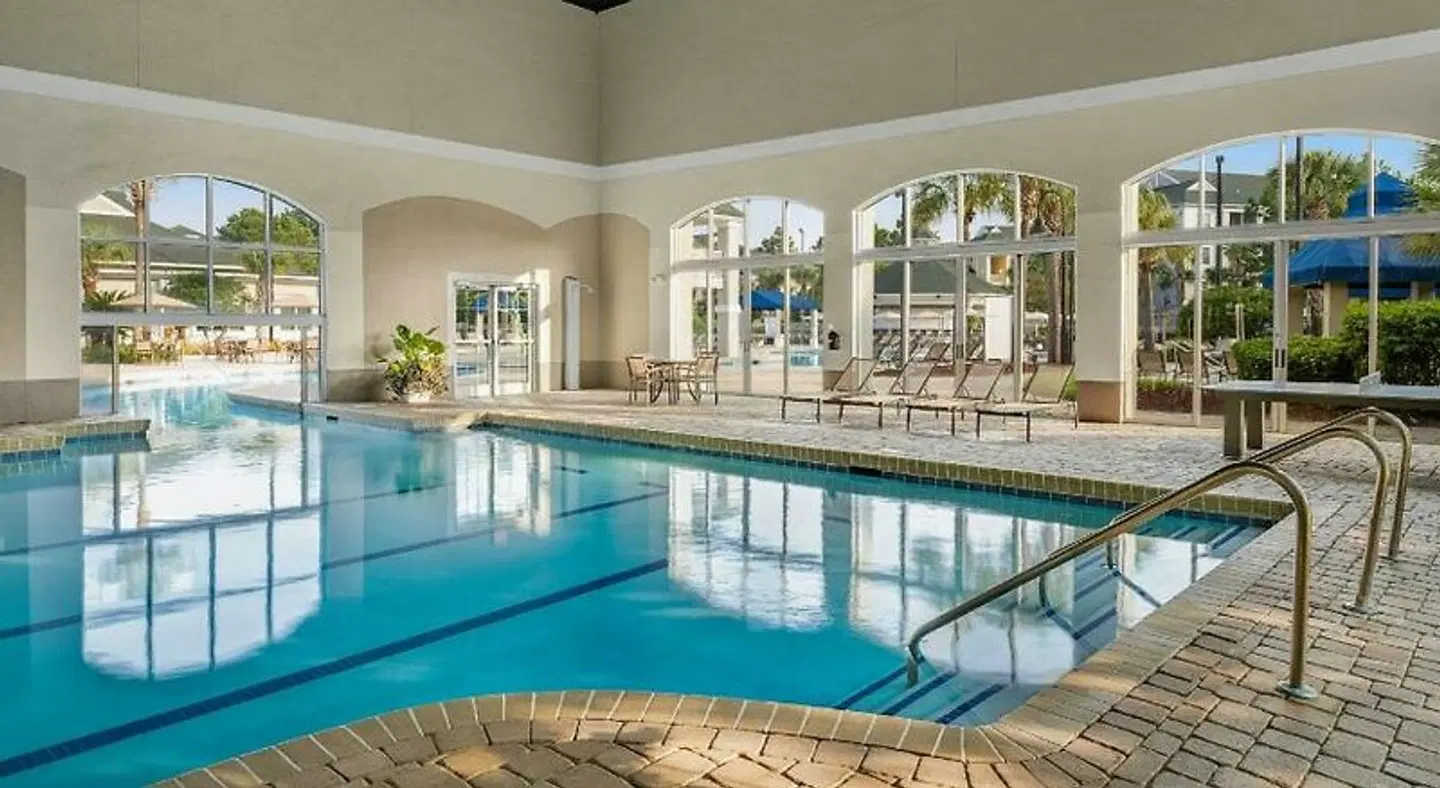 Sheraton Broadway Resort Villas Hallenbad