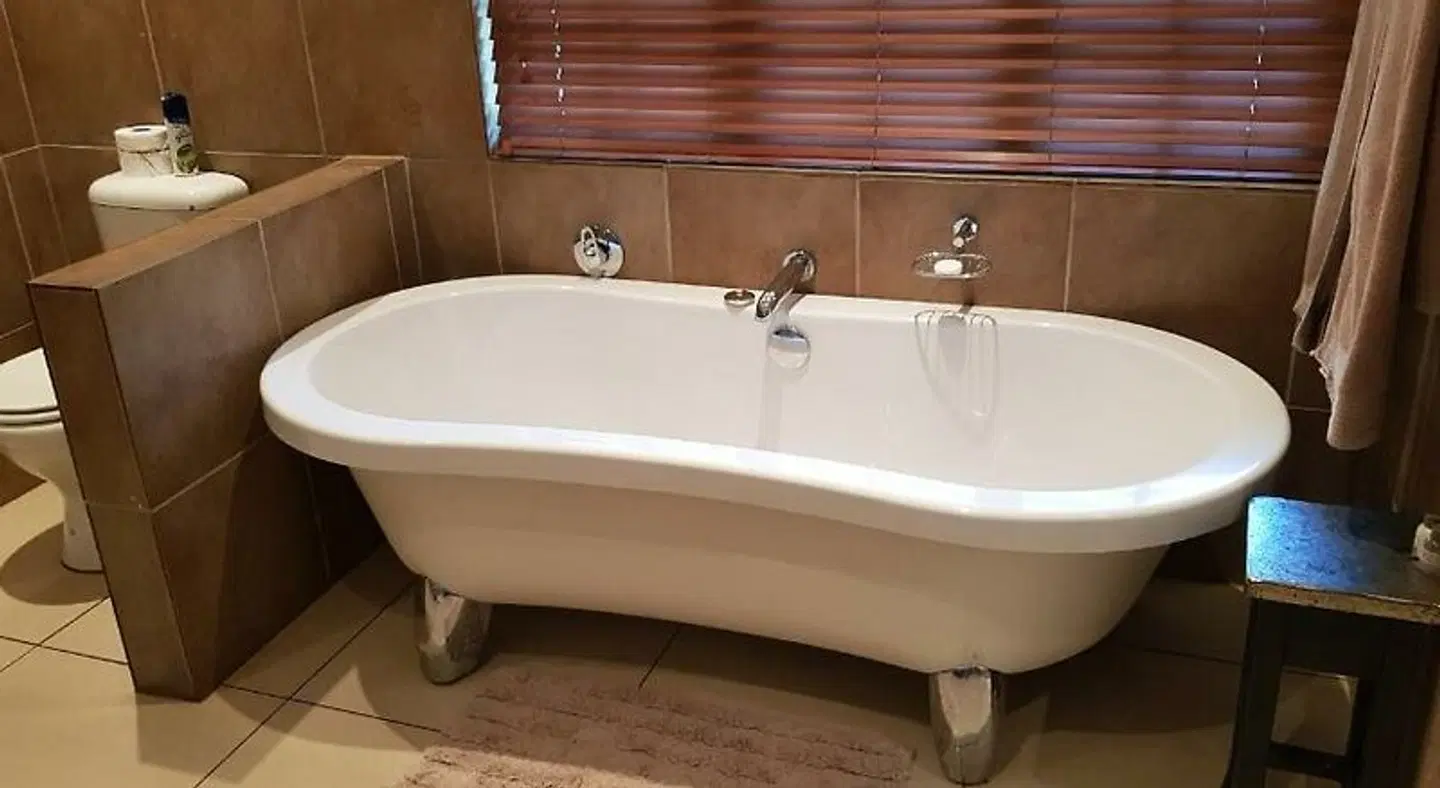 Tuskers Bush Lodge B&B Badezimmer