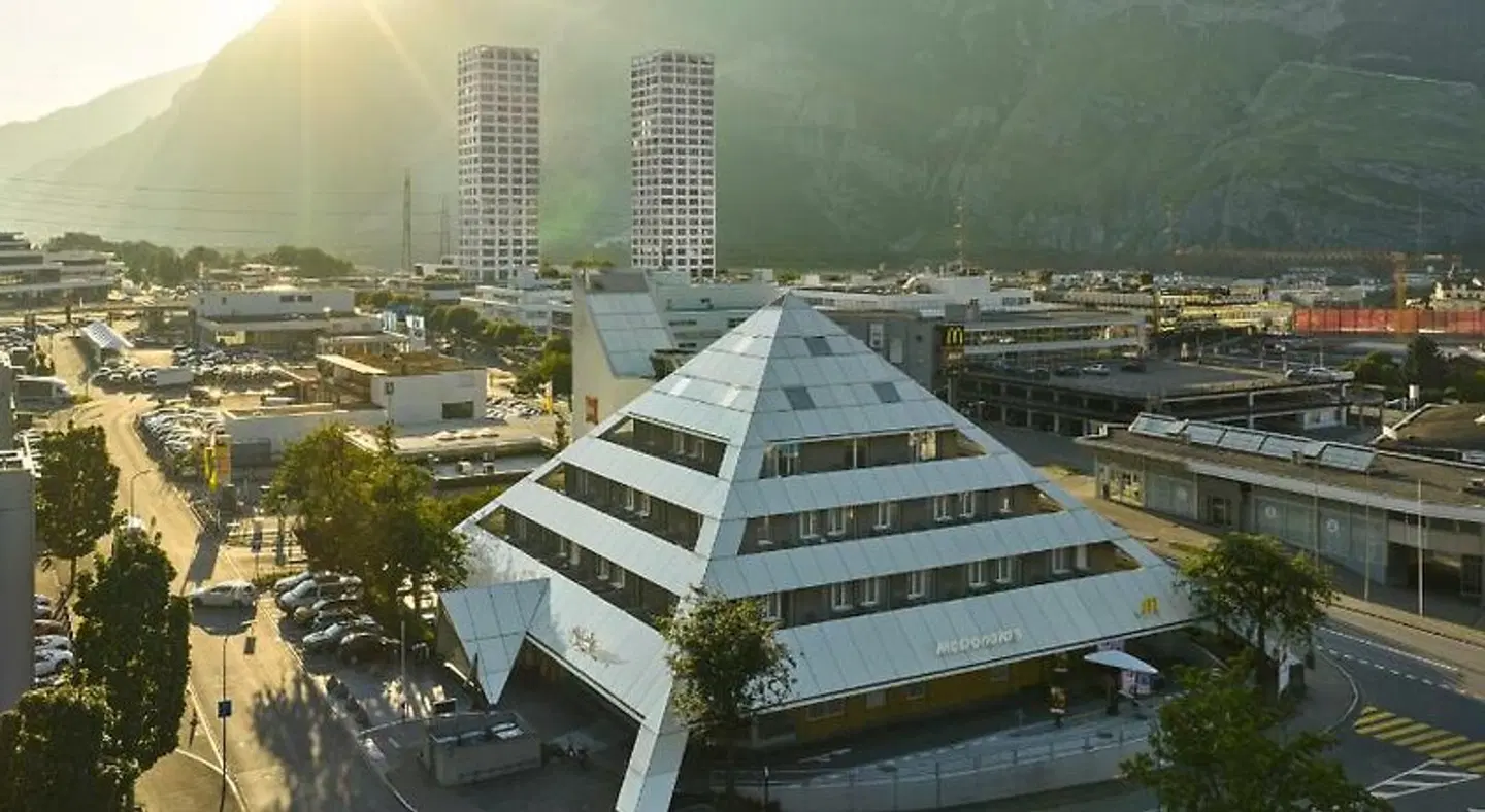 ibis Chur EXTERIOR