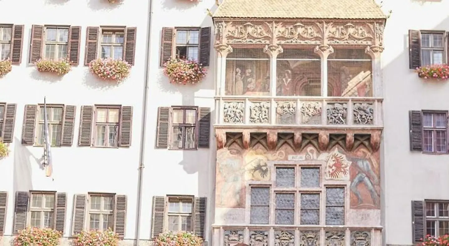 Kaiser Max Suite at the Golden Roof MODEL_IMPRESSION