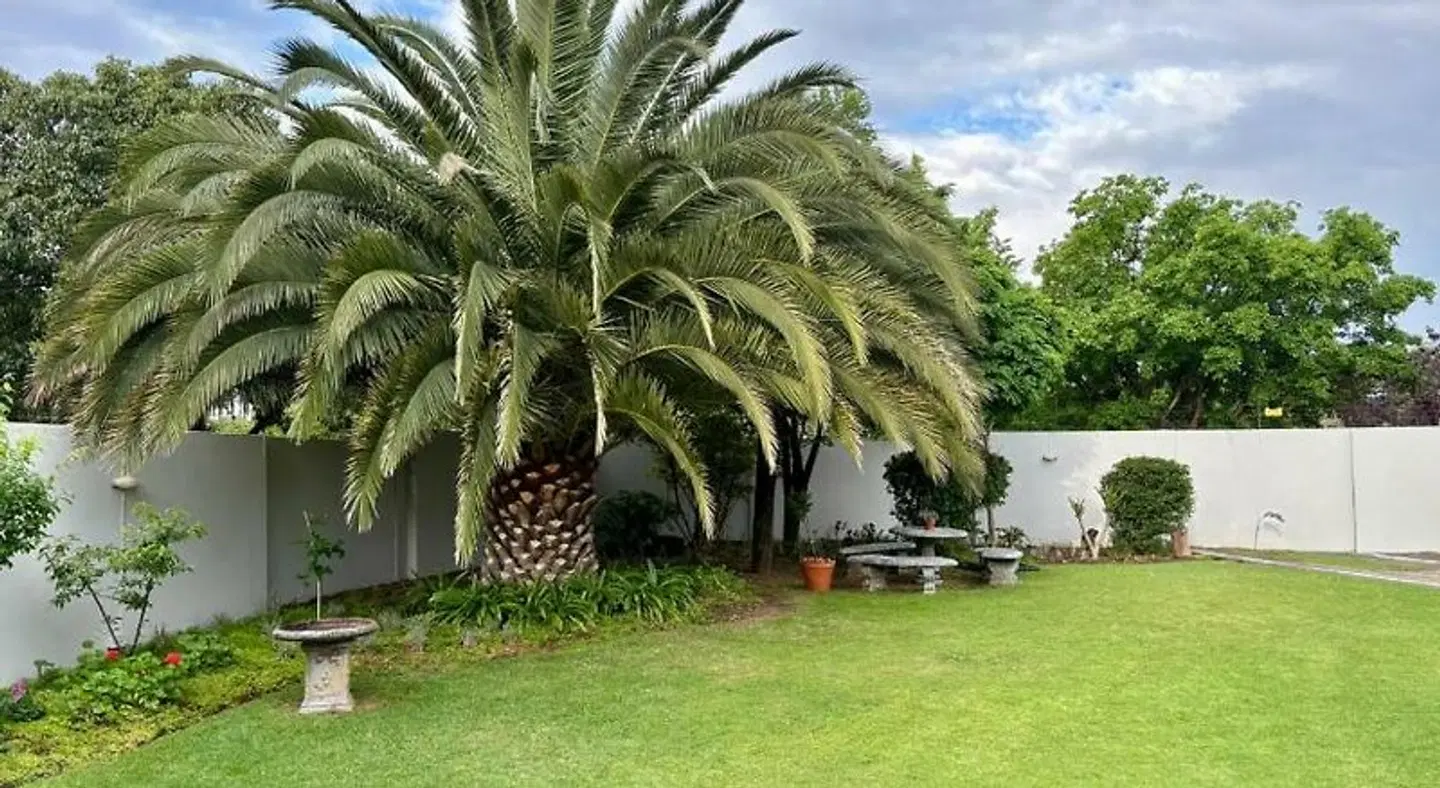 The Suburban Guest House Garten
