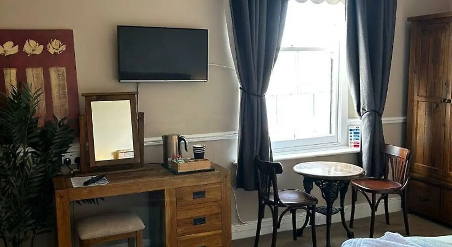 Admiral MacBride ROOM_EXAMPLE