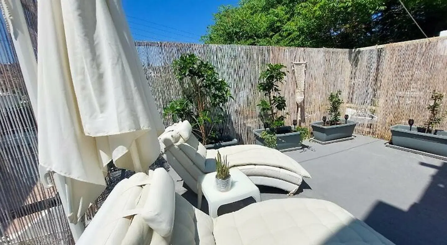 The White Suites Terrasse