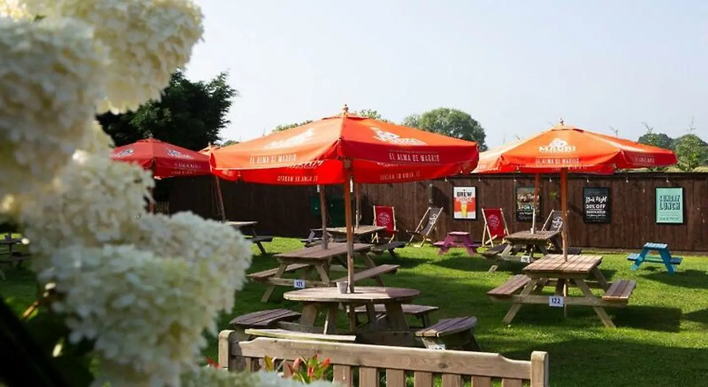 Tollemache Arms Terrasse