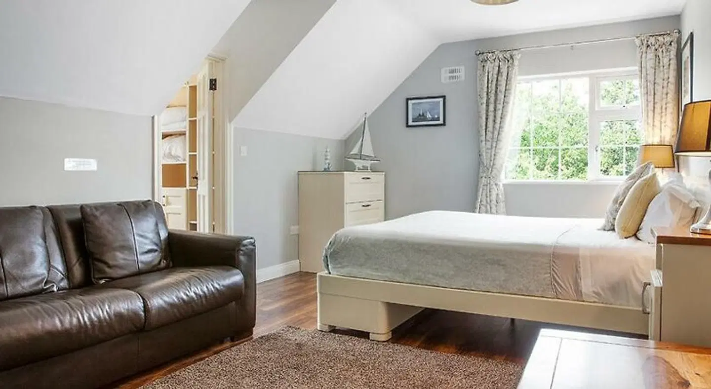 The Ridgewood Lodge ROOM_EXAMPLE