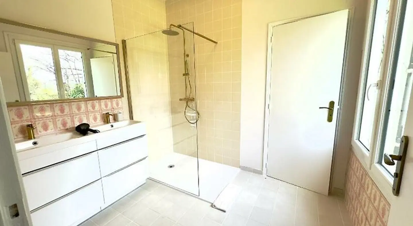 Les Lodges du Reynou Badezimmer