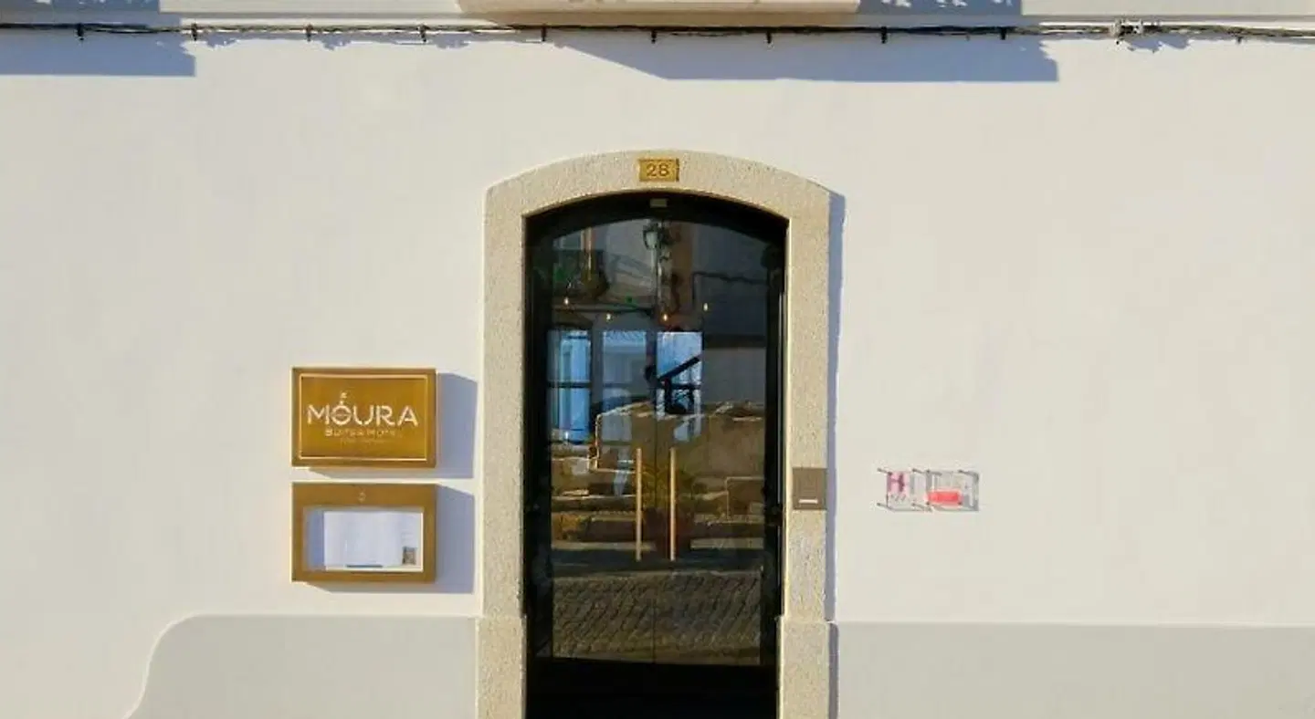 MouraSuites Hotel ROOM_EXAMPLE