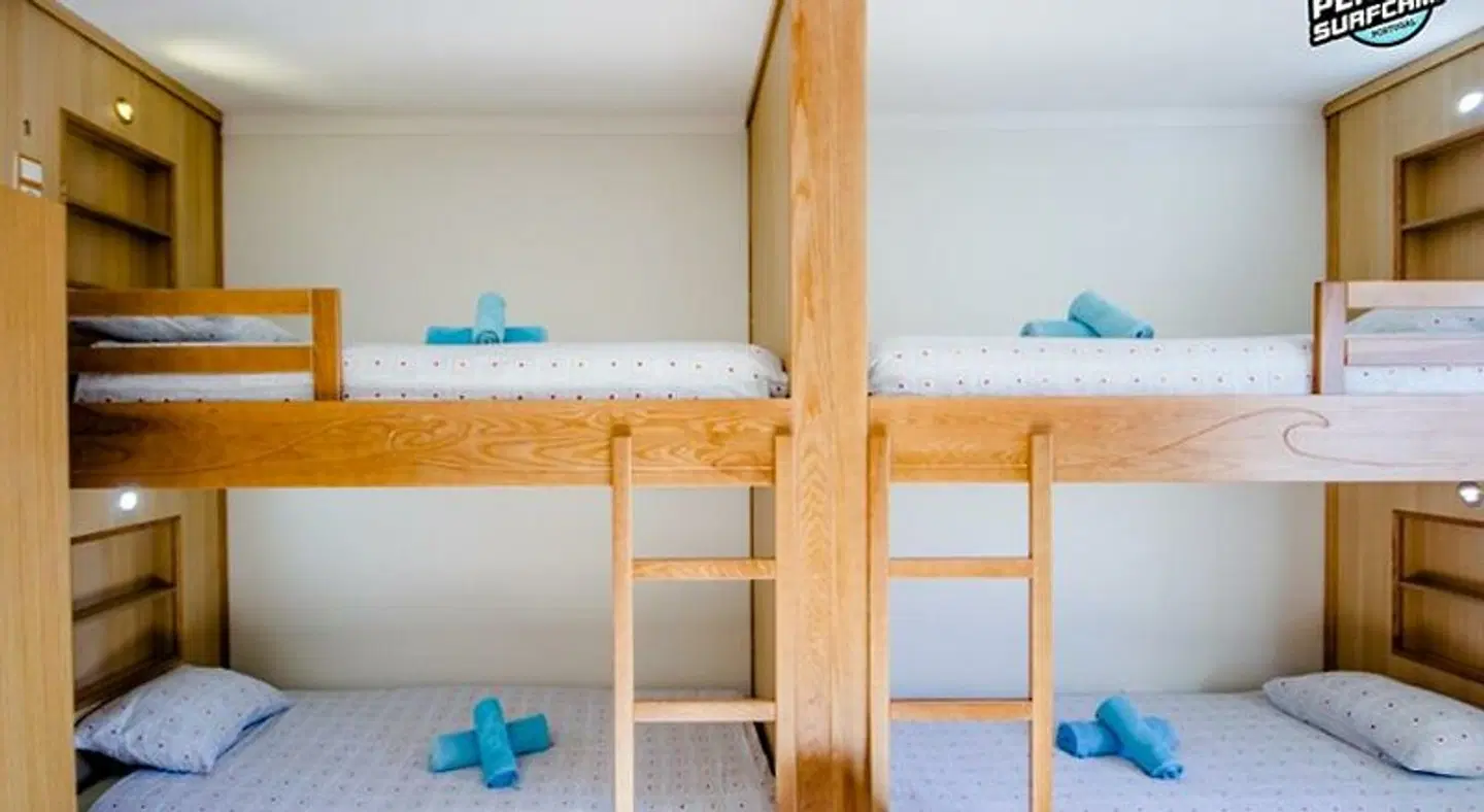 Peniche Surfcamp Hostel Hallenbad