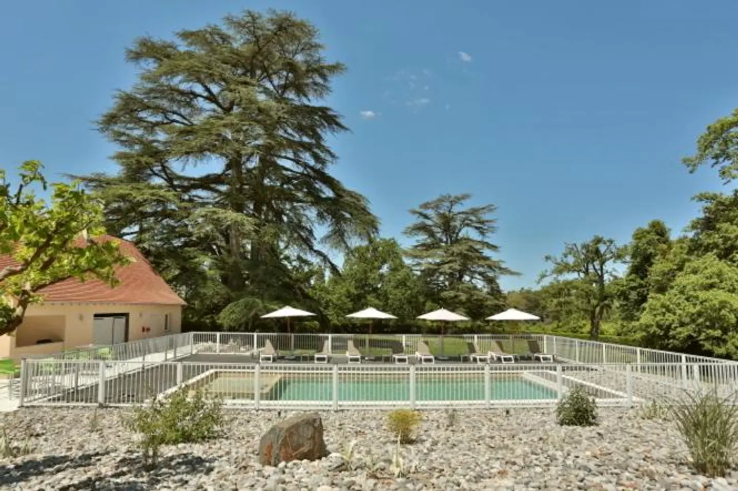 Le Manoir des Cèdres OUTDOOR_POOL