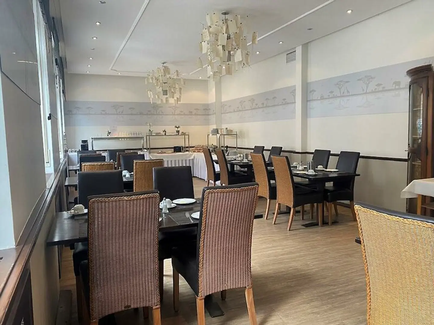 sevenDays Hotel BoardingHouse Restaurant